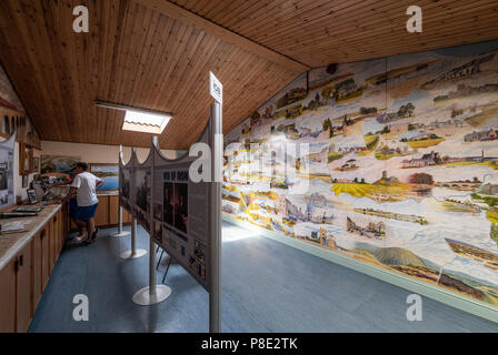 Chain Bridge Honey Farm, Horncliffe, Berwick-upon-Tweed. Mural painted by Tony Johnson in exhibition area. Stock Photo