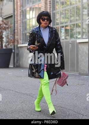 Milan, Italy - September, 21, 2022: woman wearing Aldo Kedaydia top handle  bag, street style outfit Stock Photo - Alamy