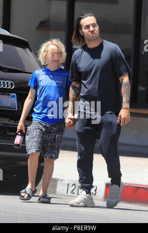 Pete Wentz and his son Bronx leave after having coffee in the Studio City neighbourhood of Los Angeles, California.  Featuring: Bronx Wentz, Pete Wentz Where: Los Angeles, California, United States When: 09 Jun 2018 Credit: WENN.com Stock Photo