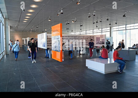 Neu gestalteter Innenbereich, Ausstellung Topographie des Terrors, auf dem Gelaende der ehemaligen SS Zentrale, Berlin, Deutschland Stock Photo