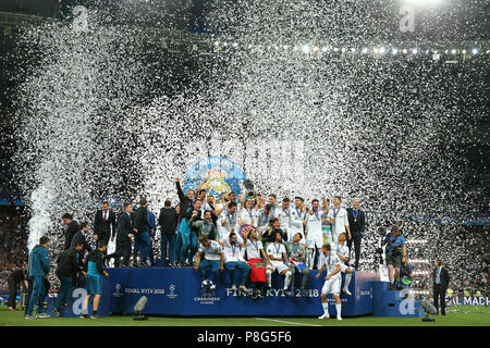 real-madrid-players-celebrate-a-goal-during-the-2026-2027-uefa