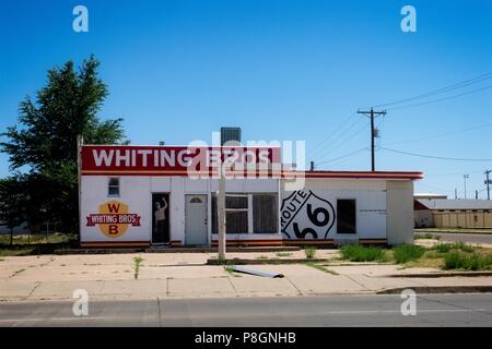 One of the many abandoned buildings found along this stretch of route 66, 'The Mother Road', in New Mexico Stock Photo