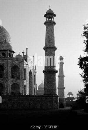 SUNRISE on the MINARETS at the TAJ MAHAL - AGRA, INDIA Stock Photo