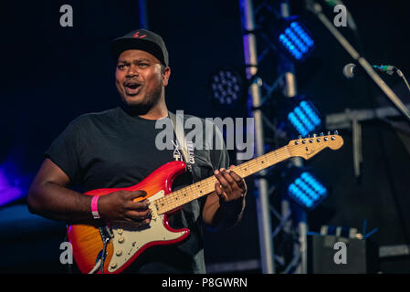 Guitarist posing at Exmouth Festival Stock Photo