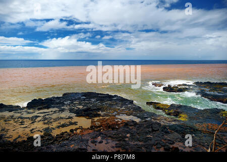 Ocean waves crashing on rocks, Kauai, Hawaii Stock Photo