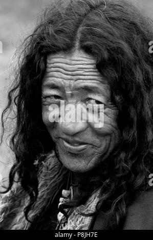 Old Khampa cowboy at the Litang Horse Festival in Kham - Sichuan Province, China, (Eastern, Tibet) Stock Photo