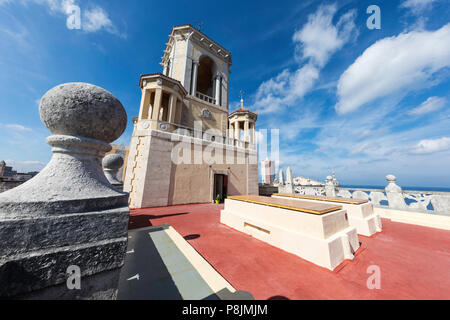 The historic Hotel Nacional de Cuba located on the Malecon in the middle of Vedado, Cuba Stock Photo