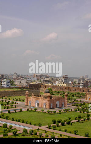 Partial view of the Lalbag Fort showing Pari Bibi Tomb. Lalbagh Fort also known as 'Fort Aurangabad' is an incomplete Mughal palace situated at the Bu Stock Photo