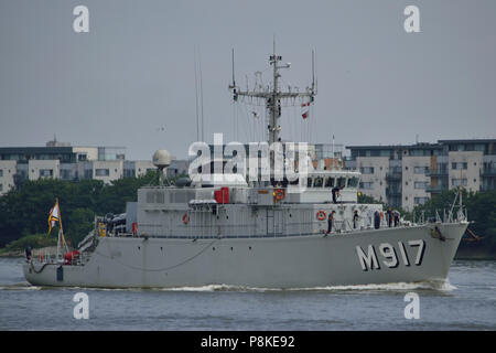 Belgian Navy minesweeper BNS Crocus M917 arrives on the River Thames in London Stock Photo