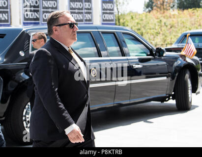 Brussels, Belgium. 11th July, 2018. Mike Pompeo, United States Secretary of State, arrives to the NATO summit. State leaders from the 29 NATO member attend the NATO summit from 11 to 12 July 2018. Credit: Bernd von Jutrczenka/dpa/Alamy Live News Stock Photo