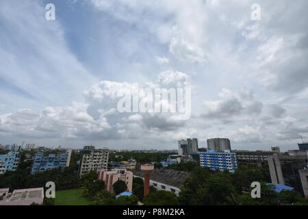 Kolkata, India. 13th July, 2018. Monsoon clouds over the Sector V, Salt Lake city, Kolkata. Credit: Biswarup Ganguly/Alamy Live News Stock Photo