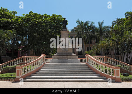 : The statue of General Cepeda Peraza in the park Hidalgo, Merida, Mexico Stock Photo
