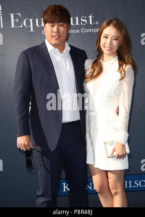 Dodgers' Ryu Hyun-jin dates broadcaster Bae Ji-hyun