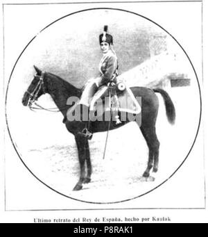 .   34 Alfonso XIII a caballo, de Kaulak Stock Photo