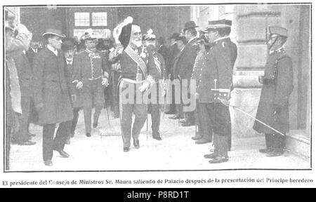 273 El presidente del Consejo de Ministros Sr. Maura saliendo de Palacio después de la presentación del Príncipe heredero, de Campúa, Nuevo Mundo, 16-05-1907 Stock Photo