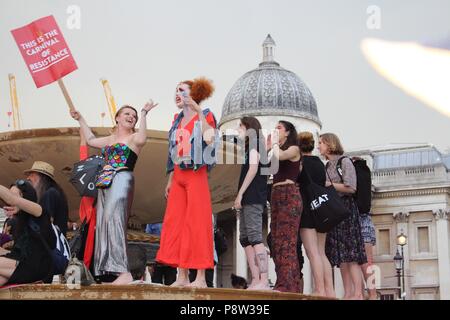 London, UK, 13 July 2018.Protesters reach Trafalgar Square, Anti-Trump march Credit: sophia akram/Alamy Live News Stock Photo