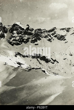 .   452 Panoramaaufnahme Standpunkt Varos, Contrinstellung, eigene Cadinspitzen Col Ombert. (2-tes Teilbild zu WK1 ALB14 04006) (BildID 15419338) Stock Photo