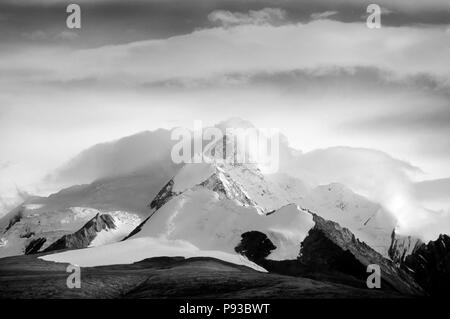 HIMALAYAN PEAKS  - Southern route to MOUNT KAILASH, TIBET Stock Photo