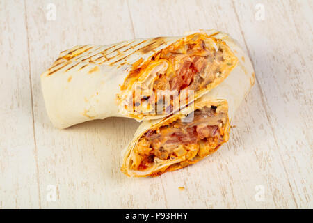 Appetizing Calypso with meat, sauce and salad Stock Photo - Alamy