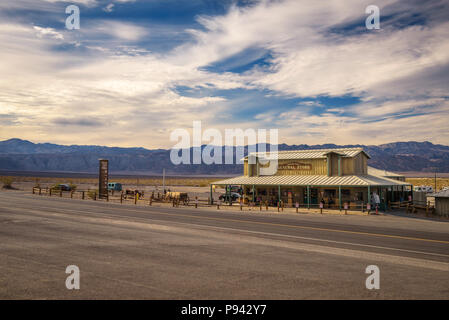 Stovepipe Wells way-station in the northern part of Death Valley Stock Photo