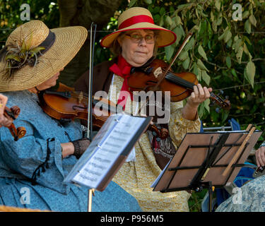 Duncans Mills, California, USA. 14 July 2018.  Reenactement of the US Civil War, Civil War days, musicians. This event in Northern CA is one of the largest on the West Coast and happens every year Credit: AlessandraRC/Alamy Live News Stock Photo