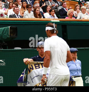 London, UK. 14th July 2018. Kate (Catherine Middleton) Duchess of Cambridge and Meghan Markle, Duchess of Sussex, watching Rafael Nadal.  Ladies Finals Day, Day 12 Wimbledon Tennis The Championships, Wimbledon, London, on July 14, 2018. Credit: Paul Marriott/Alamy Live News Stock Photo