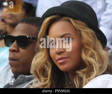 BEYONCE, JAY Z at Men's Final at US Open Tennis in Queens 9-12-2011 ...