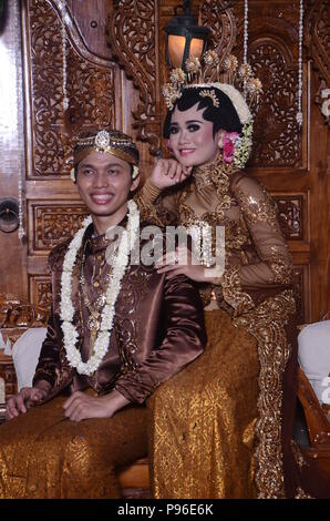 Java Traditional Weeding culture Stock Photo - Alamy