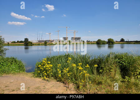 Walthamstow Wetlands, London, UK. 15th July 2018. A hot and sunny day the reservoirs at Walthamstow Wetlands. Credit: Matthew Chattle/Alamy Live News Stock Photo