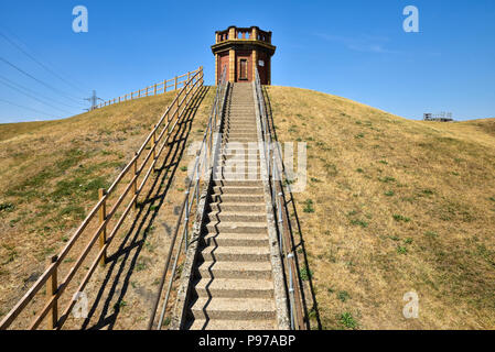 Walthamstow Wetlands, London, UK. 15th July 2018. A hot and sunny day the reservoirs at Walthamstow Wetlands. Credit: Matthew Chattle/Alamy Live News Stock Photo