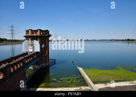 Walthamstow Wetlands, London, UK. 15th July 2018. A hot and sunny day the reservoirs at Walthamstow Wetlands. Credit: Matthew Chattle/Alamy Live News Stock Photo