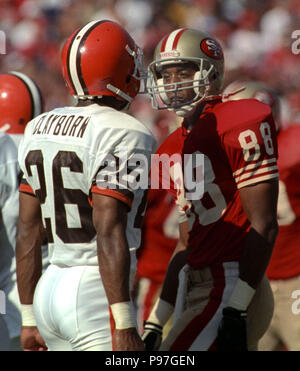 San Francisco, California, USA. 28th Oct, 1990. San Francisco 49ers vs  Cleveland Browns at Candlestick Park Sunday, November 28, 1990. 49ers beat  Browns 20-17. Browns running back Kevin Mack (34) attempts to