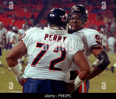 Chicago Bears defensive end Richard Dent (95) succeeds in