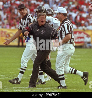 Atlanta Falcons coach Jerry Glanville watches as the Falcons defeat New  England Patriots at Foxboro Stadium in Foxboro, Massachusetts on Friday,  Sept. 1, 1990. (AP Photo/Jim Cole Stock Photo - Alamy