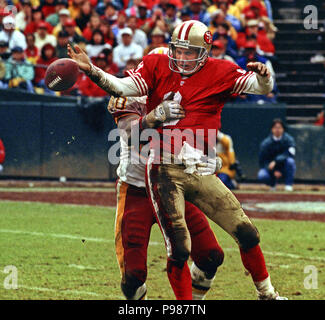 San Francisco, California, USA. 6th Sep, 1998. San Francisco 49ers vs. New  York Jets at Candlestick Park Sunday, September 6, 1998. 49ers beat Jets  36-30. San Francisco 49ers wide receiver Jerry Rice