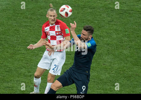 Moscow, Russland. 16th July, 2018. Domagoj VIDA (left, CRO) versus Olivier GIROUD (FRA), action, duels, France (FRA) - Croatia (CRO) 4: 2, final, match 64, on 15.07.2018 in Moscow; Football World Cup 2018 in Russia from 14.06. - 15.07.2018. | Usage worldwide Credit: dpa/Alamy Live News Stock Photo