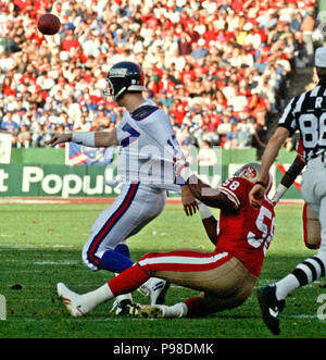 San Francisco, California, USA. 30th Nov, 1998. San Francisco 49ers vs. New  York Giants at Candlestick Park Monday, November 30, 1998. 49ers beat  Giants 31-7. New York Giants defensive back Conrad Hamilton (