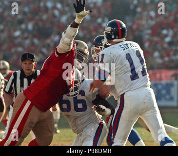 January 15, 1994 - San Francisco, California, U.S - San Francisco 49ers vs.  New York Giants at Candlestick Park Saturday, January 15, 1994. 49ers beat Giants  44-3. New York Giants quarterback Phil