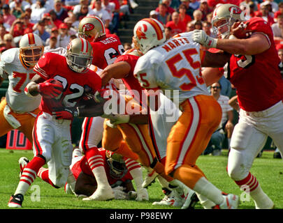 October 23, 1994 - San Francisco, California, U.S - San Francisco 49ers vs.  Tampa Bay Buccaneers at Candlestick Park Sunday, October 23, 1994. 49ers  beat Buccaneers 41-16. San Francisco 49ers quarterback Steve Young (Credit  Image: © Al Golub via