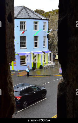 arrow loop window caernarfon castle gwynedd wales Stock Photo - Alamy