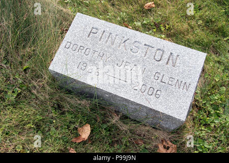 The grave of astronaut John Glenn’s (the first American astronaut to orbit the Earth), sister Jean, at New Concord cemetery, Ohio. Stock Photo