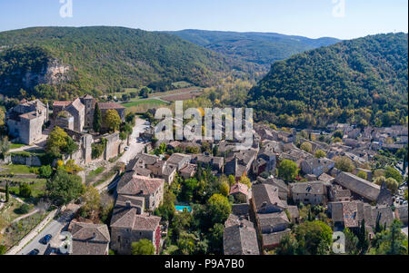 France, Tarn et Garonne, Quercy, Bruniquel, labelled Les Plus Beaux Villages de France (The Most beautiful Villages of France), village built on a roc Stock Photo