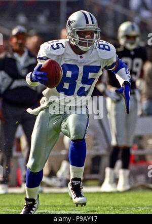 Oakland, California, USA. 19th Nov, 1995. Oakland Raiders vs. Dallas  Cowboys at Oakland Alameda County Coliseum Sunday, November 19, 1995.  Cowboys beat Raiders 34-21. Dallas Cowboys wide receiver Michael Irvin  Credit: Al