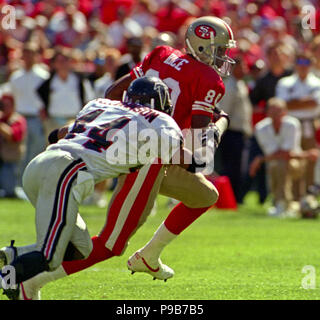 San Francisco, California, USA. 18th Dec, 1995. San Francisco 49ers vs.  Minnesota Vikings at Candlestick Park Monday, December 18, 1995. 49ers beat  Vikings 37-30. San Francisco 49ers wide receiver Jerry Rice (80)