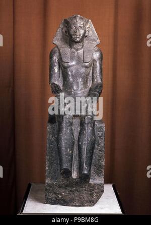 Egyptian statue sculpture of King Amenemhat III, 1843-1798 BC, 12th ...