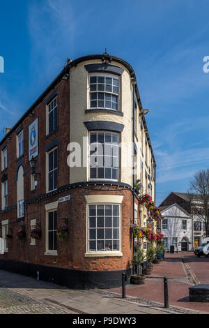 The minerva public house on the corner of hull marina Stock Photo