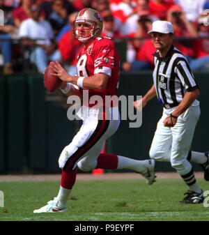 San Francisco, California, USA. 21st Sep, 1997. San Francisco 49ers vs. Atlanta  Falcons at Candlestick Park Sunday, September 21, 1997. 49ers beat Falcons  34-7. San Francisco 49ers linebacker Chris Doleman (56) rushing