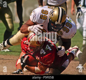 San Francisco, California, USA. 19th Sep, 1999. San Francisco 49ers vs. New  Orleans Saints at Candlestick Park Sunday, September 19, 1999. 49ers beat  Saints 28-21. San Francisco 49ers running back Tommy Vardell