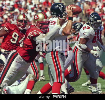 San Francisco, California, USA. 19th Nov, 2000. San Francisco 49ers vs. Atlanta  Falcons at Candlestick Park Sunday, November 19, 2000. 49ers beat Falcons  16-6. San Francisco 49ers wide receiver Tai Streets Credit: