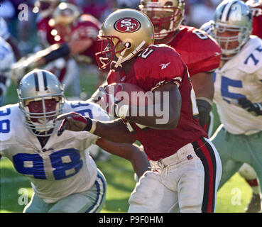 San Francisco, California, USA. 2nd Nov, 1997. San Francisco 49ers vs. Dallas  Cowboys at Candlestick Park Sunday, November 2, 1997. 49ers beat Cowboys  17-10. Dallas Cowboys defensive end Antonio Anderson (98) attempts